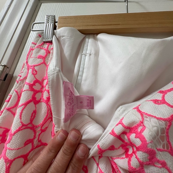 Lilly Pulitzer Strapless Dress with Pink Floral Design - Picture 2 of 4